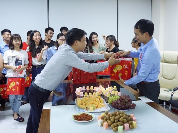 9+ QUÀ TẾT Ý NGHĨA CHO NHÂN VIÊN ĐƯỢC YÊU THÍCH NHẤT HIỆN NAY