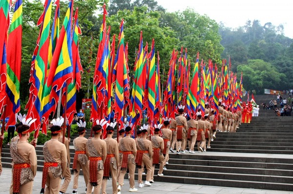 CHUẨN BỊ GÌ KHI ĐI GIỖ TỔ HÙNG VƯƠNG?