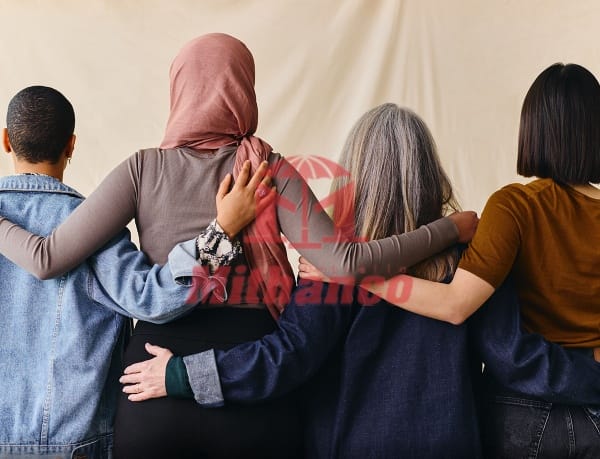 TOP 10 MÓN QUÀ TẶNG 8/3 CHO NHÂN VIÊN NỮ Ý NGHĨA NHẤT