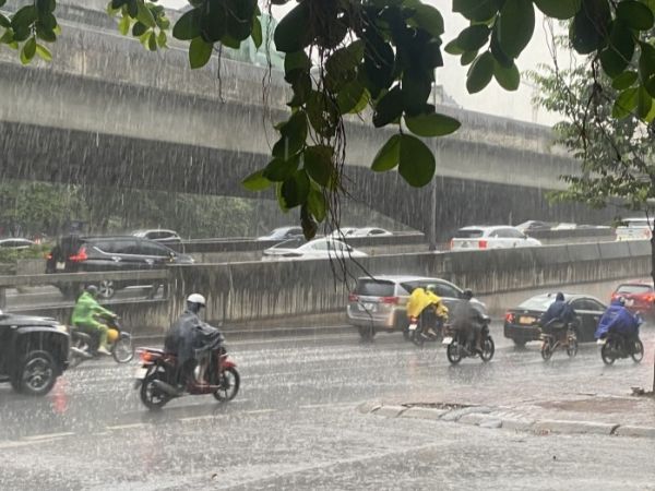 TOP 7 DỤNG CỤ CẦN TRANG BỊ VÀO NHỮNG NGÀY MƯA BÃO THẤT THƯỜNG