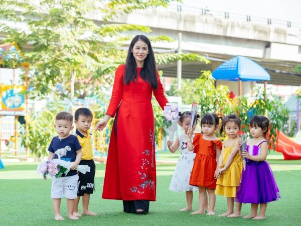 KHÁM PHÁ 10+ QUÀ TẶNG CÔ GIÁO MẦM NON Ý NGHĨA NHẤT HIỆN NAY