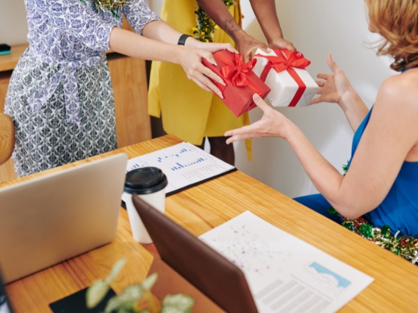 TOP 20 QUÀ TẶNG SẾP Ý NGHĨA VÀ TẠO ĐƯỢC ẤN TƯỢNG TỐT NHẤT