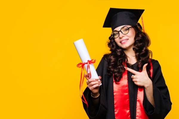 TOP 12+ MÓN QUÀ TẶNG LỄ TỐT NGHIỆP CHO NỮ ĐỘC ĐÁO, CỰC Ý NGHĨA