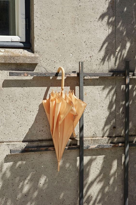 BÍ QUYẾT CHỤP ẢNH CÙNG Ô DÙ CẦM TAY - MITHANCO